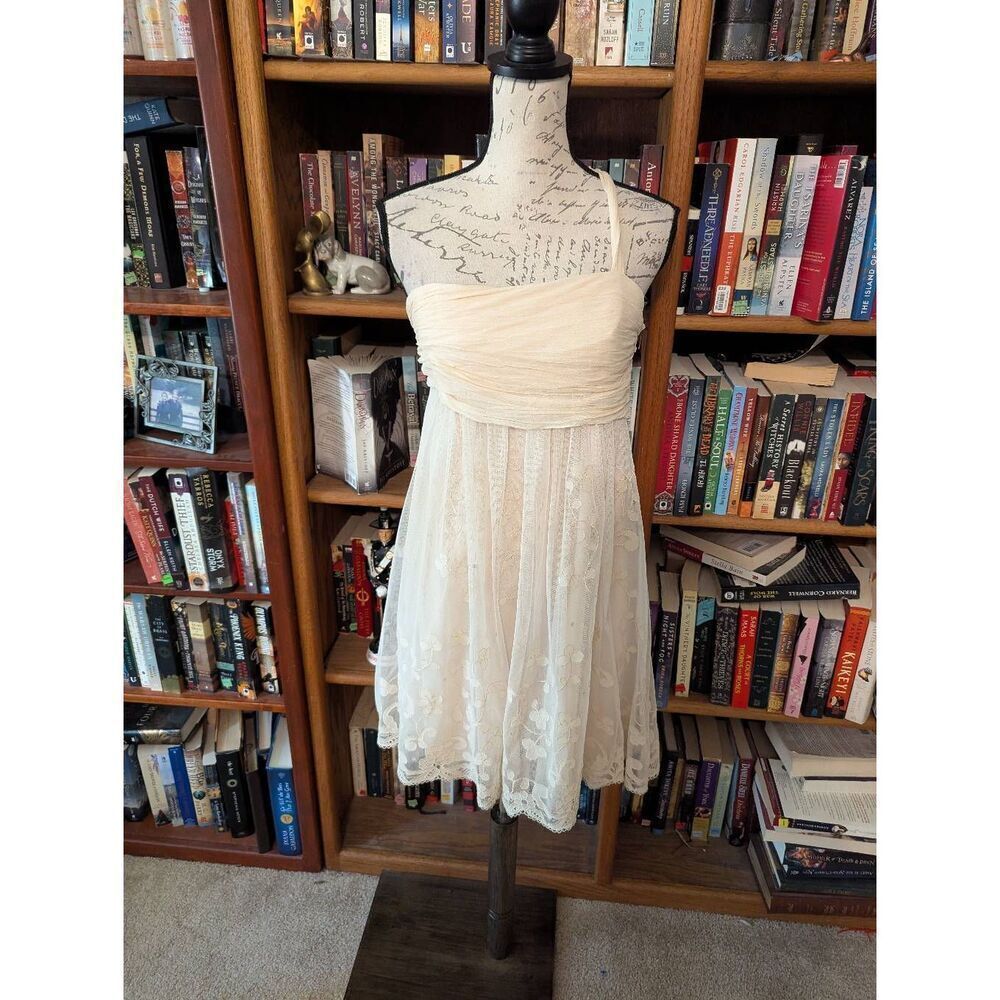 BCBG MAXAZRIA Mesh Floral Silk Lined Cream One Shoulder  Babydoll Dress 8